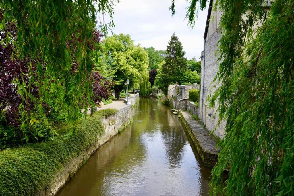 Le Bourg Panzió Asnieres-en-Bessin Kültér fotó