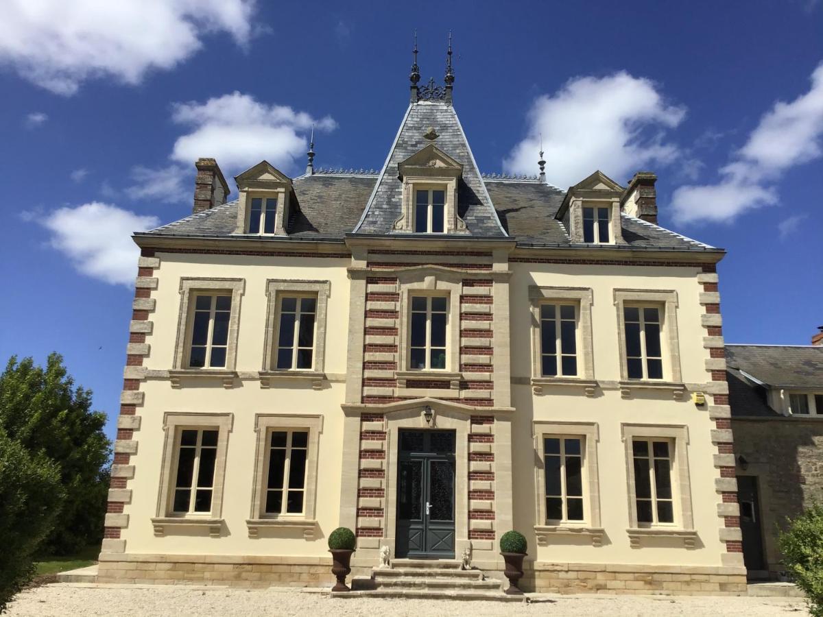 Le Bourg Panzió Asnieres-en-Bessin Kültér fotó