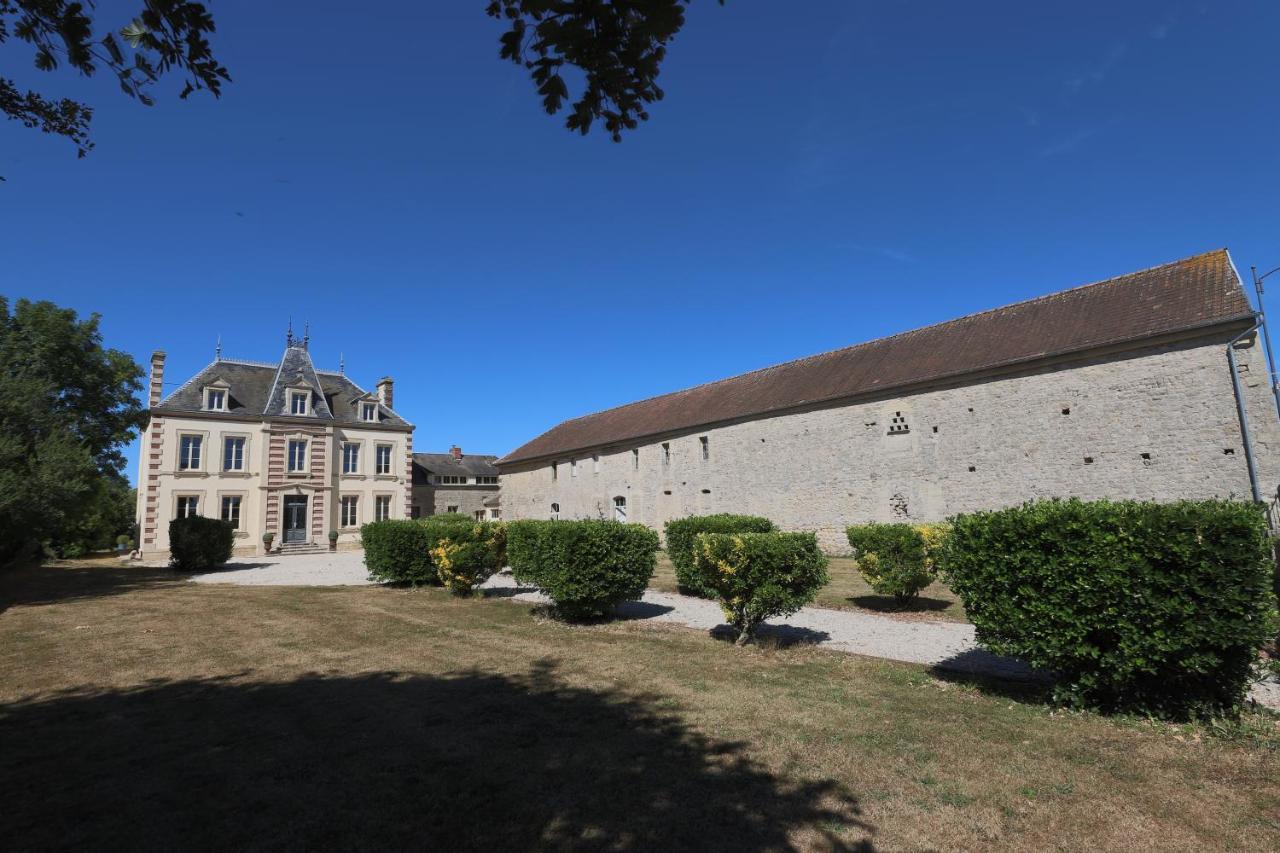 Le Bourg Panzió Asnieres-en-Bessin Kültér fotó